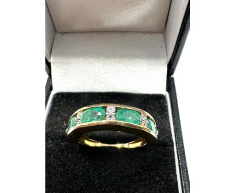 9ct gold emerald and diamond ring (3.4g) 