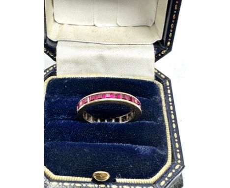 9ct gold synthetic ruby eternity ring (2.5g) 