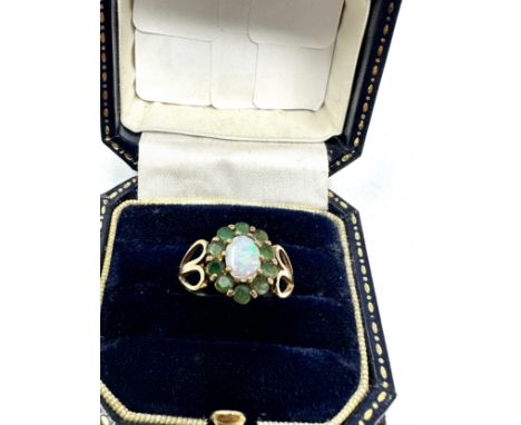 9ct gold opal &amp; emerald oval halo ring (1.9g) 