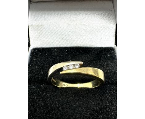 9ct gold vintage diamond  ring (2.8g) 