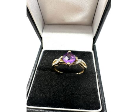 9ct gold amethyst &amp;  diamond ring (2g) 