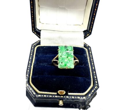 9ct gold art deco carved jade dress ring (2.2g) 