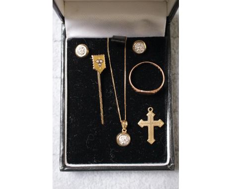 Collection of assorted 9ct Gold Jewellery inc. Childs ring, Stick Pin with inset seed pearl, earrings etc 6g total weight 