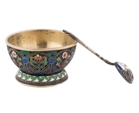 A KHLEBNIKOV GILT SILVER AND CLOISONNE ENAMEL SALT-CELLAR, MOSCOW, 1908-1926a Russian gilded silver and shaded cloisonne enam