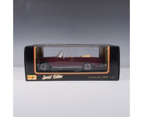 This Maisto Special Edition diecast model features a 1:18 scale replica of the 1966 Mercedes-Benz 280SE Convertible in a slee