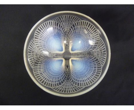R. Lalique coquilles dish signed and numbered to the base, 18.5cm diameter