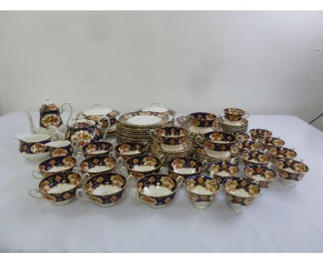 Royal Albert dinner and tea service to include plates, bowls, cups, saucers and a tea pot  (85)