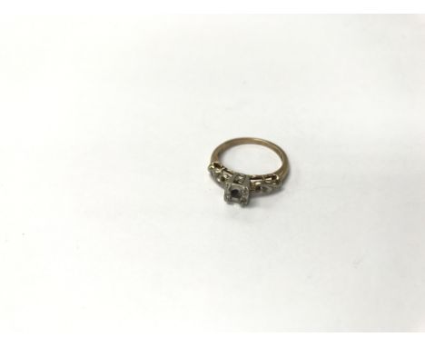 A 14ct gold ring (no stone missing). Weight approx 4g, size approx J/K