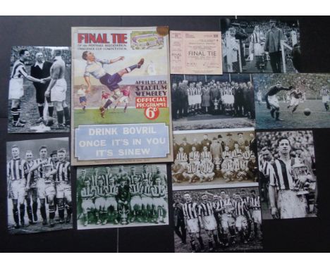 Good quality reprint of the programme, Ticket  and 9 photographs.
 
Condition : Good