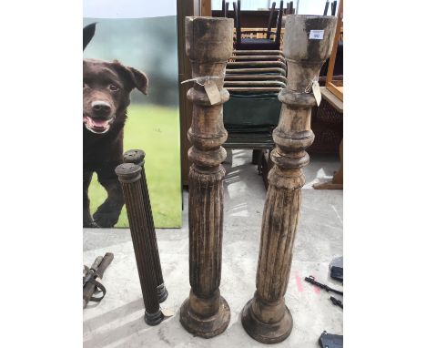 FOUR VINTAGE WOODEN PILLARS TWO 128CM AND TWO 79CM 