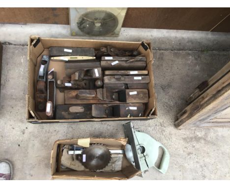 A LARGE QUANTITY OF VINTAGE PLANES, SPIRIT LEVEL, SAW BLADES ETC 