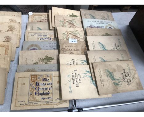 A LARGE COLLECTION OF VINTAGE CIGARETTE CARD ALBUMS/BOOKLETS FROM 1930S 
