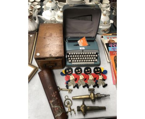A MIXED GROUP OF VINTAGE ITEMS TO INCLUDE A TYPE WRITER, BRASS KEY ETC 