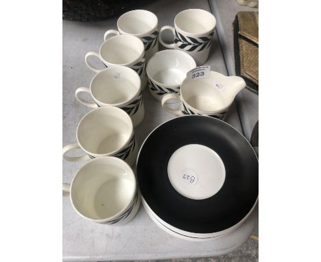 A WEDGEWOOD 'SUSIE COOPER' DESIGN BONE CHINA TEA SERVICE 