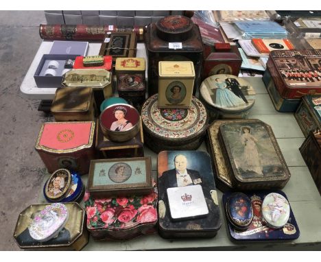A LARGE BOX OF ASSORTED VINTAGE TINS 