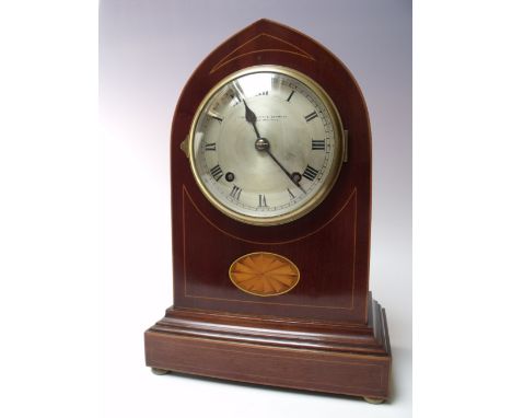 AN EDWARDIAN MAHOGANY CASED LANCET CLOCK RETAILED BY 'THE GOLDSMITHS COMPANY', Newcastle-Upon-Tyne, the dial with Roman numer