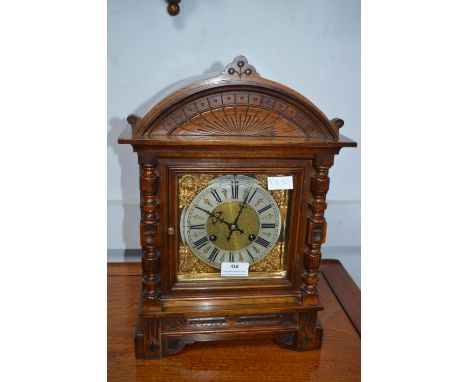 Thirty Day Oak Mantel Clock 