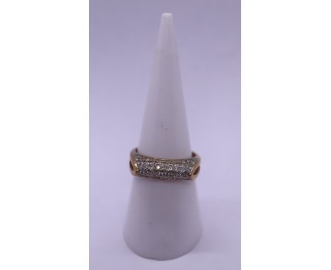 9ct gold diamond set ring - Size N 