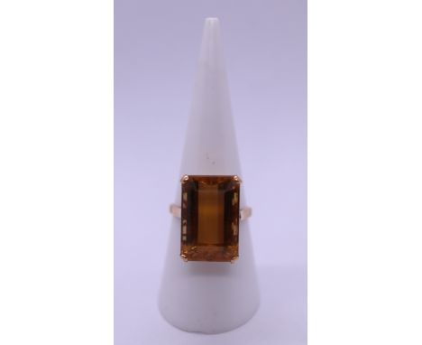 9ct gold smokey quartz set ring - Size N 