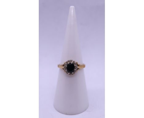 18ct gold diamond and sapphire set ring - Size K 