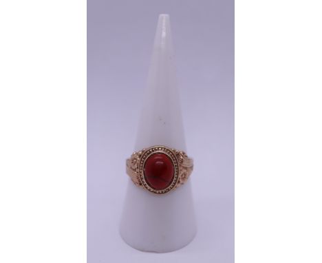 9ct gold jasper set ring - Size P - Approx W. 5.4g 