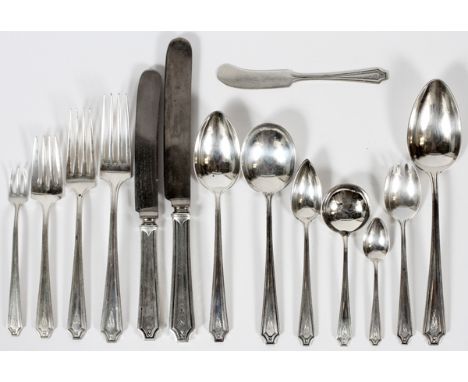 WHITING MFG. CO. 'KING ALBERT' STERLING DINNER &  LUNCHEON FLATWARE SET, C.1919, 155 PIECES:   Sterling silver flatware set i