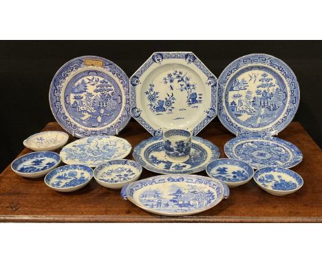 English Blue and White Porcelain - an 18th century pearlware octagonal plate, painted with a chinoiserie landscape, 22.5cm di