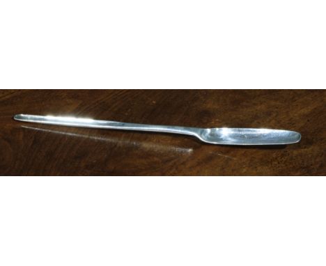 A Queen Anne silver marrow scoop, 20.5cm long, London 1709 