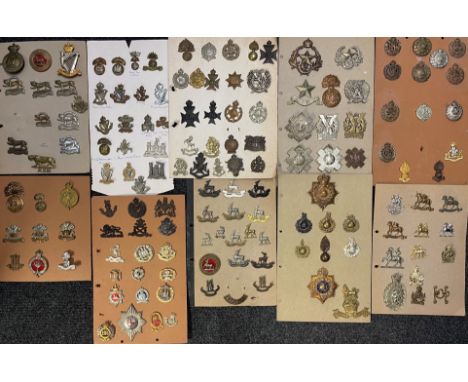 WW2 British Cap badge collection of approx. 120 items to include London Regts, Scottish and Welsh Regts, Leicester's, Warwick
