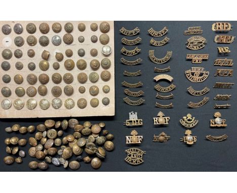WW1 British Brass Shoulder titles and button collection. 39 WW1 and later shoulder titles. To include, Buffs, Queens, West Yo