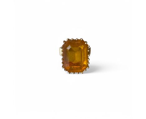 Unmarked 9ct Yellow Gold Tested Bark Effect Large Single Stone Citrine Ring  Citrine: 20mm x 15mm Approximately  Ring Size: R