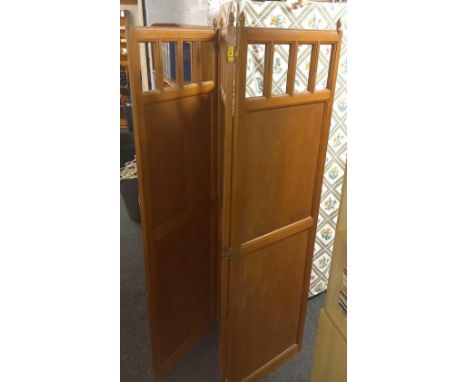 OAK THREE FOLD SCREEN MISSING 1 FINIAL