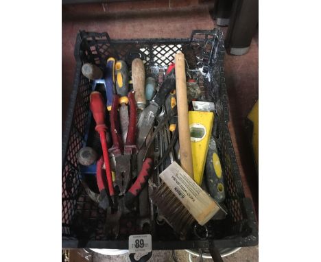 SMALL QTY OF HAND TOOLS