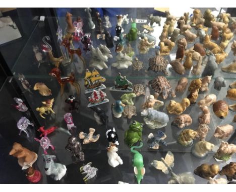 SHELF OF WHIMSIE WADE &amp; OTHER ORNAMENTS