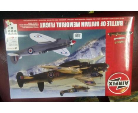 HORNBY BATTLE OF BRITAIN MEMORIAL FLIGHT (AIRFIX KIT) AURO LANCASTER SPITFIRE MK11 A SPITFIRE PR XIX 1/72 SCALE