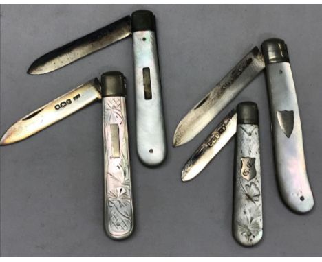 4 SILVER BLADED FRUIT KNIVES WITH M.O.P SCALES BY W.NEEDHAM, B'HAM. BLADE LENGTH 15-22CMS