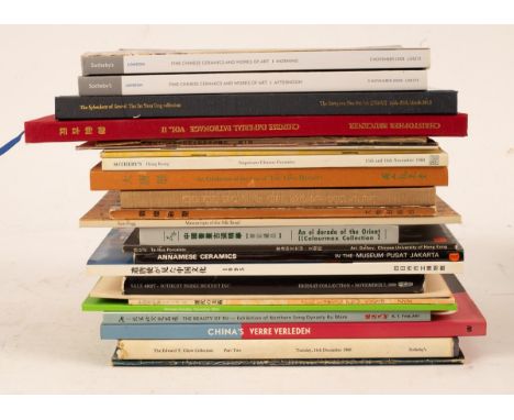Various arts catalogues, books and leaflets/Provenance: From the Library of Bluett & Sons Ltd., London, established in 1884 a