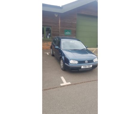 A 2001 VOLKSWAGEN GOLF 1.4 PETROL WITH LOW MIELAGE (NO MOT)