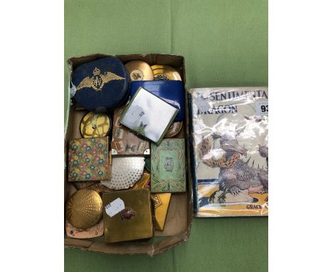 A COLLECTION OF VINTAGE AND RETRO LADIES POWDER COMPACTS TOGETHER WITH THE SENTIMENTAL DRAGON BOOK BY GRACE COX-IFE. 