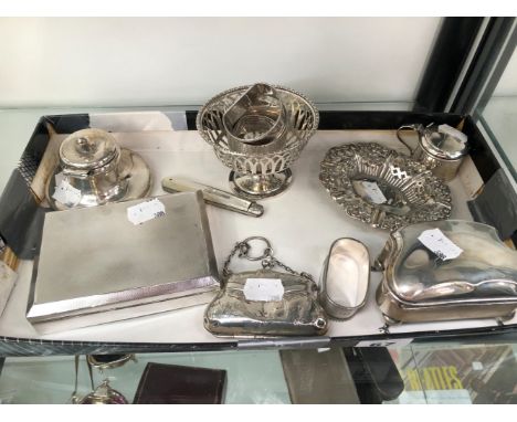 A HALLMARKED SILVER CAPSTAN INKWELL, A SMALL JEWELLERY CASKET, CIGARETTE BOX, FRUIT KNIFE ETC.