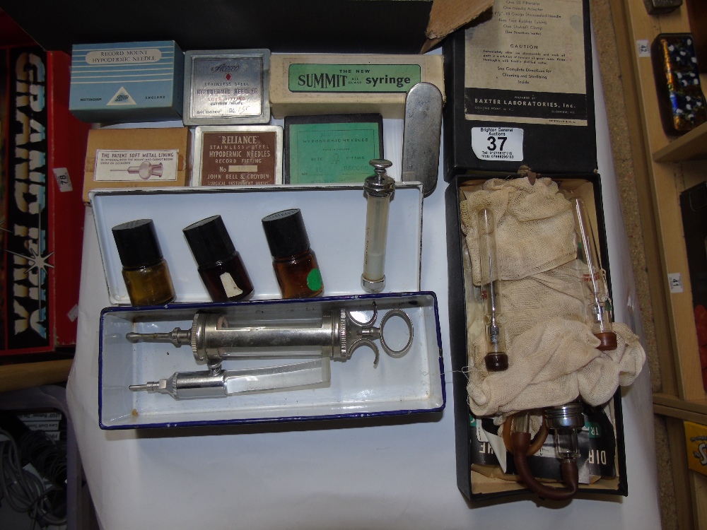 COLLECTION OF VINTAGE MEDICAL EQUIPMENT