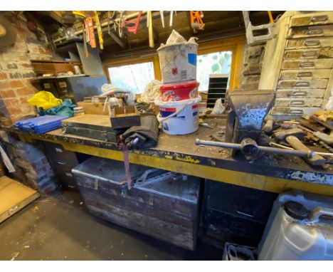 Tools - Contents of shed, a Clarke bench grinder; vice; hammer; spirit levels; fastenings and fittings; saws; etc (qty) (Gray