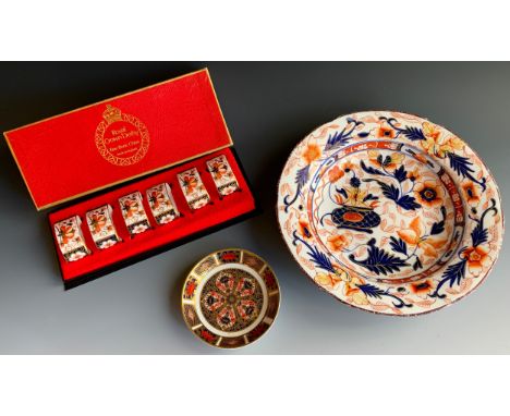 A Royal Crown Derby 1228 pattern dish;  a set of six Royal Crown Derby 2451 pattern napkin rings;  Aynsley;  Coalport;  Royal