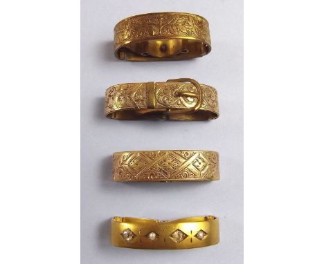 Four Victorian scarf clips with patented action