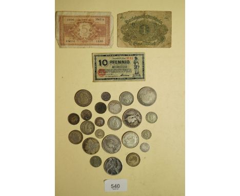 A quantity of silver content of approx 80 grams silver - highlights are: Straits Settlement 5 cents 1895, Victoria double str