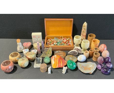 Geology - a collection of polished hardstone egg shaped specimens, including amethyst, malachite, fluorite, etc; hardstone de