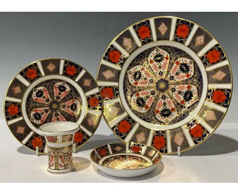 A Royal Crown Derby Imari 1128 pattern side plate, 23cm, printed mark, first quality; an 1128 pattern tea plate, 16cm, first;