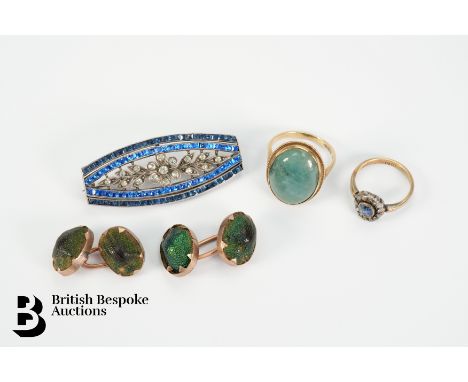 An antique 18ct gold sapphire and diamond ring, the cornflower sapphire measuring approx. 5.44mm, surrounded by 11 old cut di