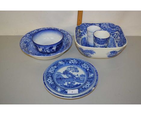 Mixed Lot: Various blue and white wares to include Wedgwood fallow deer plates, Spode blue Italian bowl etc