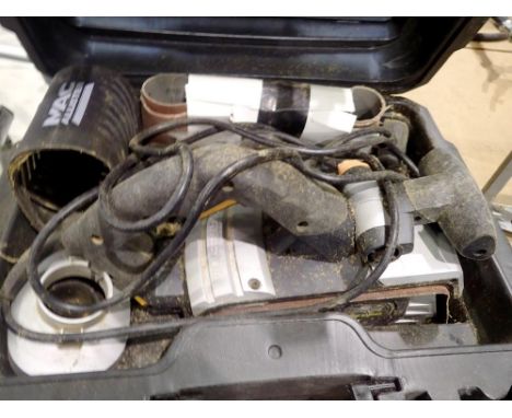 McAllister 900w magnesium belt sander. All electrical items in this lot have been PAT tested for safety and have passed. This